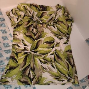 Dana Buchanan Signature Short Sleeve Women’s L